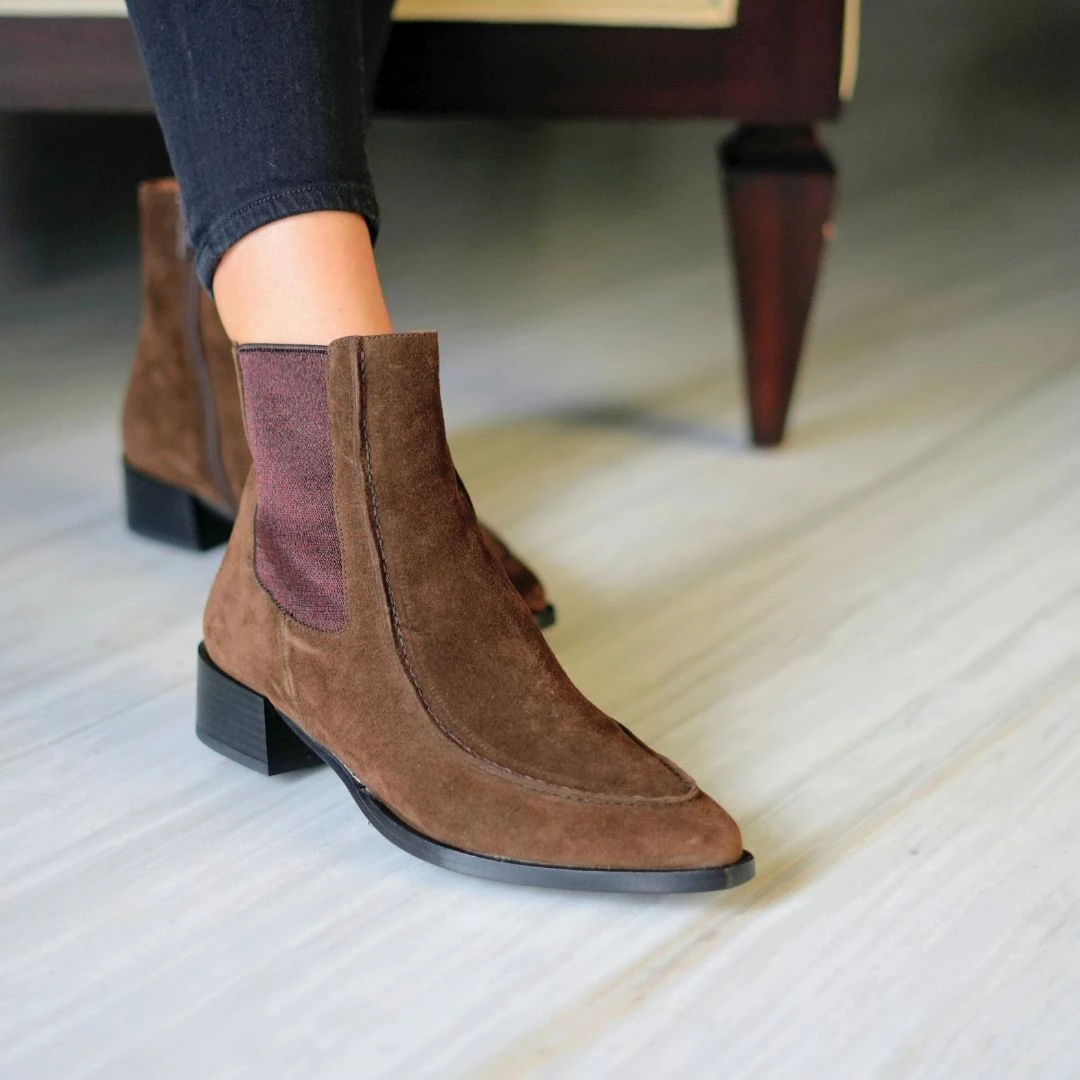 HARRY 40 - ChocolateRegina Romero Zapato Bota Botin Tacon Alto Para Dama En Piel 5 HARRY 40 - ChocolateRegina Romero Zapato Bota Botin Tacon Alto Para Dama En Piel - Imagen 3