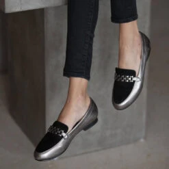 CARINA - Inox Y Negro Regina Romero Zapato Mocasin De Piso Para Dama En Piel -Reginaromero Regina Romero Zapato Mocasin Carina Piel Inox Ante Negro 9