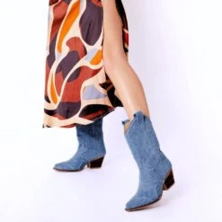 BAILEY 60 - Denim Regina Romero Zapato Bota Botin Tacon Bajo Para Dama 13 BAILEY 60 - Denim Regina Romero Zapato Bota Botin Tacon Bajo Para Dama -Reginaromero Regina Romero bota botin Bailey mezclilla denim 9