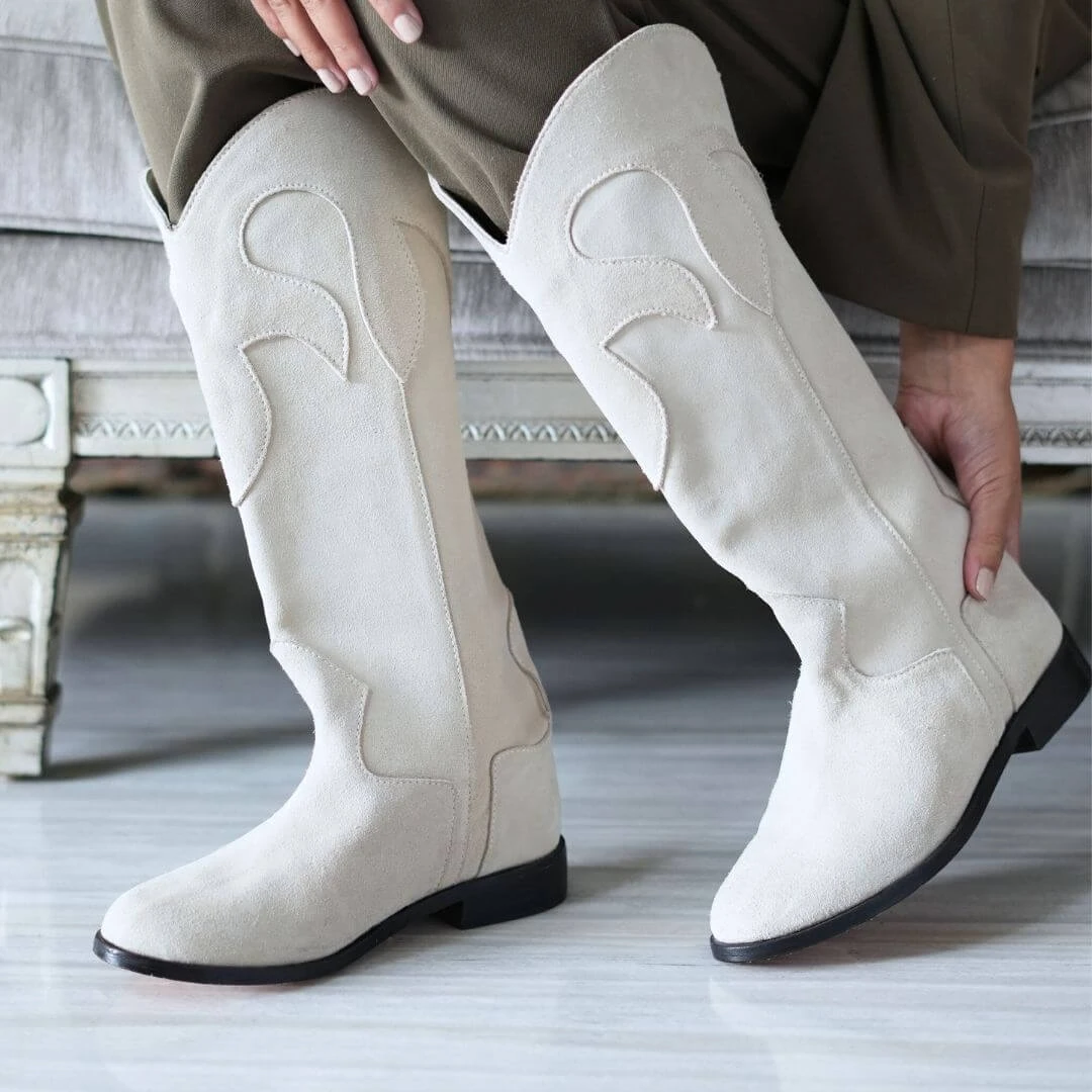 LAREDO - Ante Arena Regina Romero Zapato Bota Botin Tacon Bajo Para Dama En Piel 4 LAREDO - Ante Arena Regina Romero Zapato Bota Botin Tacon Bajo Para Dama En Piel - Imagen 2