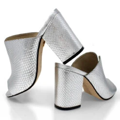 PELTZ 75 - Plata Regina Romero Zapato Sandalia Zapatilla Tacon Alto Para Dama En Piel 21 PELTZ 75 - Plata Regina Romero Zapato Sandalia Zapatilla Tacon Alto Para Dama En Piel -Reginaromero Regina Romero zapatilla mule Peltz lizard plata piel 7