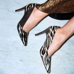 GEMA 75 - Cafe Print Regina Romero Zapato Zapatilla Tacon Alto Para Dama En Piel 12 GEMA 75 - Cafe Print Regina Romero Zapato Zapatilla Tacon Alto Para Dama En Piel -Reginaromero Regina Romero zapatilla pump Gema print cafe 10