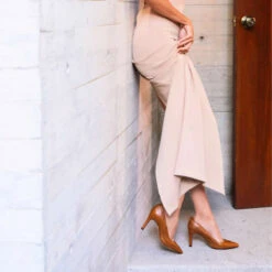 ROUS 75 - Tan Regina Romero Zapato Zapatilla Tacon Alto Para Dama En Piel -Reginaromero Regina Romero zapatilla pump Rous cafe piel 17