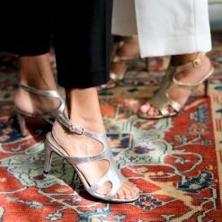 MILA 85 - Plata Regina Romero Zapato Sandalia Zapatilla Tacon Alto Para Dama En Piel 11 MILA 85 - Plata Regina Romero Zapato Sandalia Zapatilla Tacon Alto Para Dama En Piel -Reginaromero Regina Romero zapatilla sandalia Mila plata piel 06