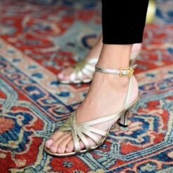 MIRA 60 - Champagne Regina Romero Zapato Sandalia Zapatilla Tacon Bajo Para Dama En Piel 14 MIRA 60 - Champagne Regina Romero Zapato Sandalia Zapatilla Tacon Bajo Para Dama En Piel -Reginaromero Regina Romero zapatilla sandalia Mira champagne piel 08