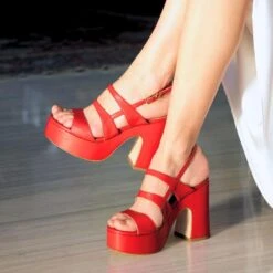 MARITE 105 - Rojo Regina Romero Zapato Sandalia Plataforma Tacon Alto Para Dama En Piel 8 MARITE 105 - Rojo Regina Romero Zapato Sandalia Plataforma Tacon Alto Para Dama En Piel -Reginaromero Regina Romero zapatilla sandalia plataforma Marite rojo piel 006