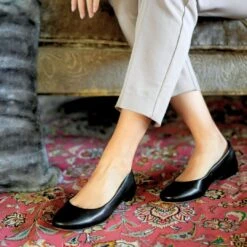 IZAR - Negro Regina Romero Zapato Flat Balerina De Piso Para Dama En Piel 12 IZAR - Negro Regina Romero Zapato Flat Balerina De Piso Para Dama En Piel -Reginaromero Regina Romero zapato flat Izar negro piel 06