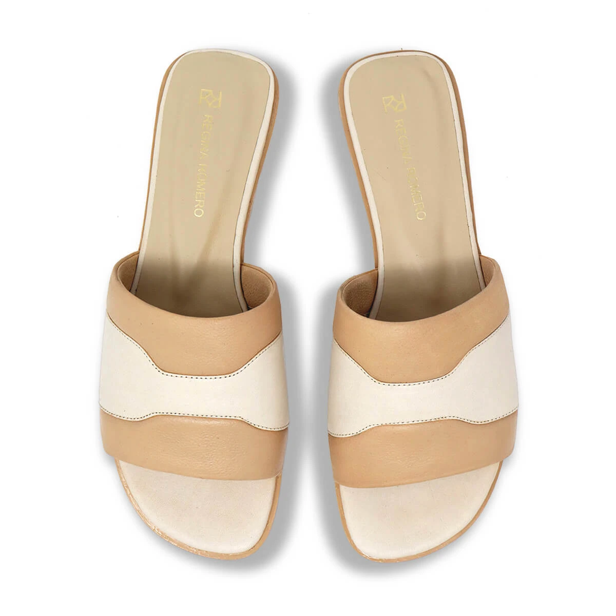 COCO - Vainilla Y Latte Regina Romero Zapato Sandalia De Piso Para Dama En Piel 10 COCO - Vainilla Y Latte Regina Romero Zapato Sandalia De Piso Para Dama En Piel - Imagen 8