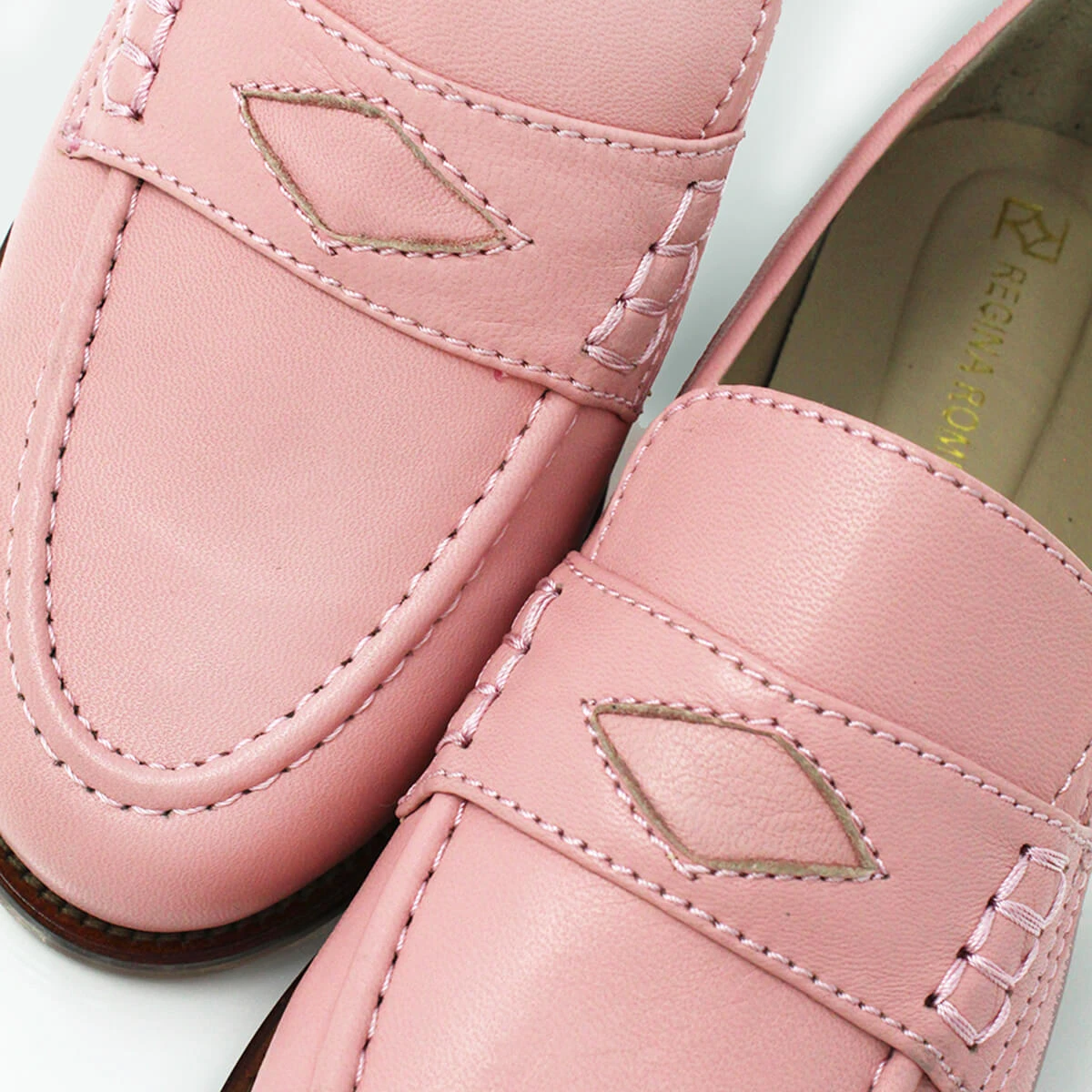 PENNY - Rosa Claro Regina Romero Zapato Mocasin De Piso Para Dama En Piel 11 PENNY - Rosa Claro Regina Romero Zapato Mocasin De Piso Para Dama En Piel - Imagen 9