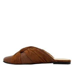 GISELLE - Nuez Regina Romero Zapato Flat Balerina De Piso Para Dama En Piel 13 GISELLE - Nuez Regina Romero Zapato Flat Balerina De Piso Para Dama En Piel -Reginaromero Regina Romero zapato mule mocasin Giselle nuez piel 2