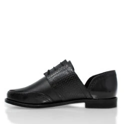 CHARLOTTE - Negro Regina Romero Zapato Bostoniano De Piso Para Dama En Piel 10 CHARLOTTE - Negro Regina Romero Zapato Bostoniano De Piso Para Dama En Piel -Reginaromero mocasines charlotte negro regina romero izquierda