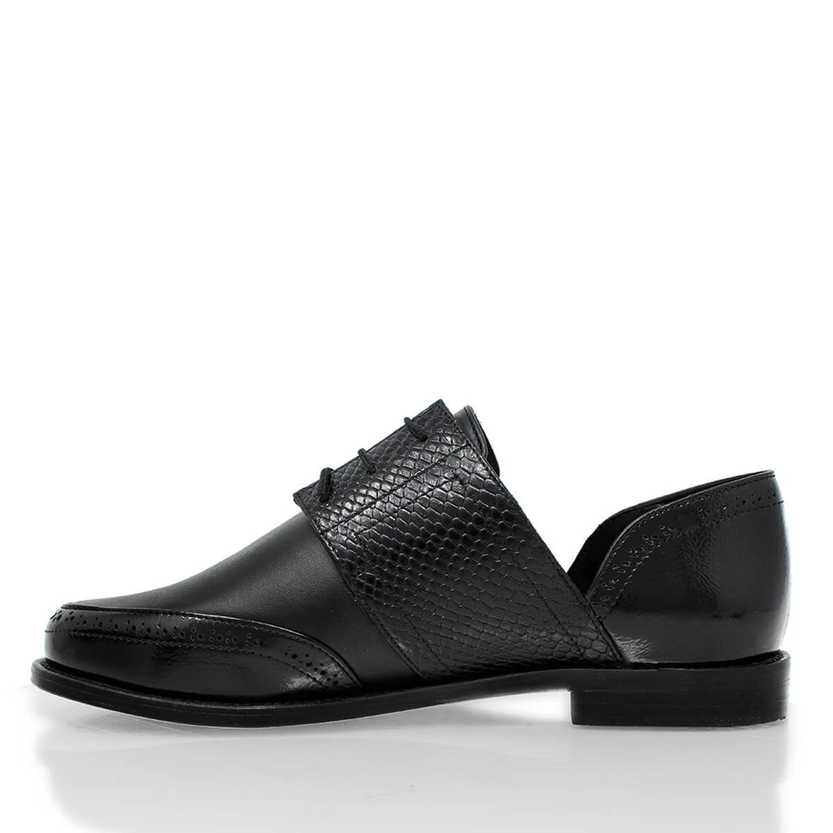 CHARLOTTE - Negro Regina Romero Zapato Bostoniano De Piso Para Dama En Piel 6 CHARLOTTE - Negro Regina Romero Zapato Bostoniano De Piso Para Dama En Piel - Imagen 4