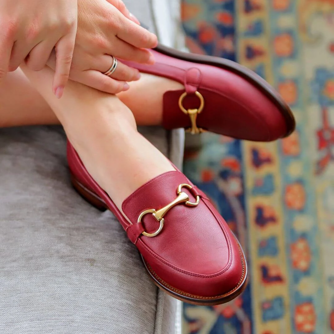 JUDY - Rojo Regina Romero Zapato Mocasin De Piso Para Dama En Piel 4 JUDY - Rojo Regina Romero Zapato Mocasin De Piso Para Dama En Piel - Imagen 2