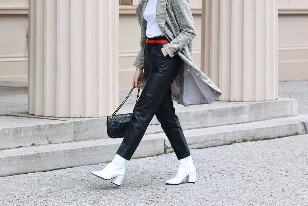 Reginaromero -Reginaromero white boots moderosa 1024x686 1