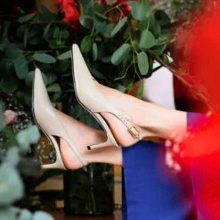 FENICIA 60 - Beige Regina Romero Zapato Zapatilla Tacon Bajo Para Dama En Piel -Reginaromero zapatillas fenicia beige regina romero lifestyle 2