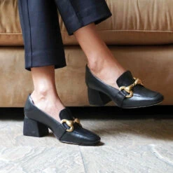 GRETA 40 - Negro Regina Romero Zapato Zapatilla Tacon Bajo Para Dama En Piel 11 GRETA 40 - Negro Regina Romero Zapato Zapatilla Tacon Bajo Para Dama En Piel -Reginaromero zapatillas greta negro regina romero lifestyle 2