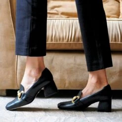 GRETA 40 - Negro Regina Romero Zapato Zapatilla Tacon Bajo Para Dama En Piel 12 GRETA 40 - Negro Regina Romero Zapato Zapatilla Tacon Bajo Para Dama En Piel -Reginaromero zapatillas greta negro regina romero lifestyle 3