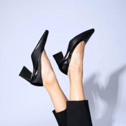 JOSEFINA 50 - Negro Regina Romero Zapato Zapatilla Tacon Bajo Para Dama En Piel -Reginaromero zapatillas josefina negro regina romero lifestyle 2 db27 4fea b44e 7a2c9938895f