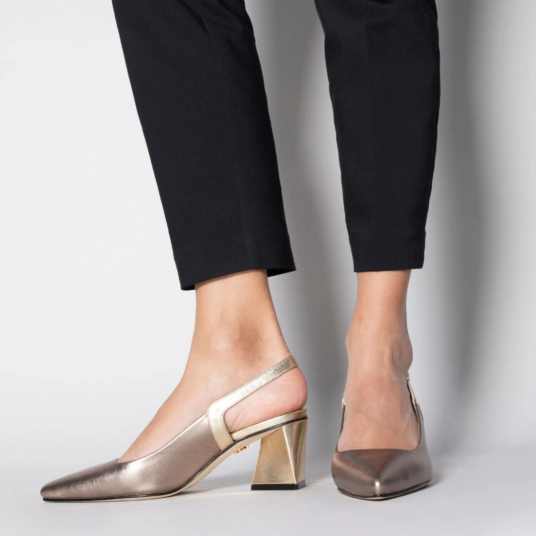 LARA 50 - Seda Y Oro Regina Romero Zapato Zapatilla Tacon Bajo Para Dama En Piel 5 LARA 50 - Seda Y Oro Regina Romero Zapato Zapatilla Tacon Bajo Para Dama En Piel - Imagen 3