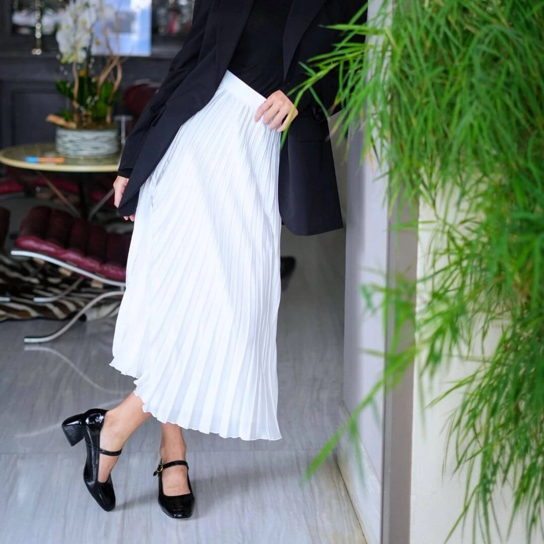 MATI 50 - Charol Negro Regina Romero Zapato Zapatilla Tacon Bajo Para Dama En Piel 5 MATI 50 - Charol Negro Regina Romero Zapato Zapatilla Tacon Bajo Para Dama En Piel - Imagen 3