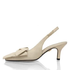 MIMI 50 - Latte Regina Romero Zapato Sandalia Zapatilla Tacon Bajo Para Dama En Piel -Reginaromero zapatillas mimi beige regina romero izquierda