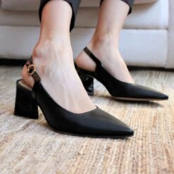 TANIA 50 - Lizard Negro Regina Romero Zapato Zapatilla Tacon Bajo Para Dama En Piel 13 TANIA 50 - Lizard Negro Regina Romero Zapato Zapatilla Tacon Bajo Para Dama En Piel -Reginaromero zapatillas tania negro regina romero lifestyle 2