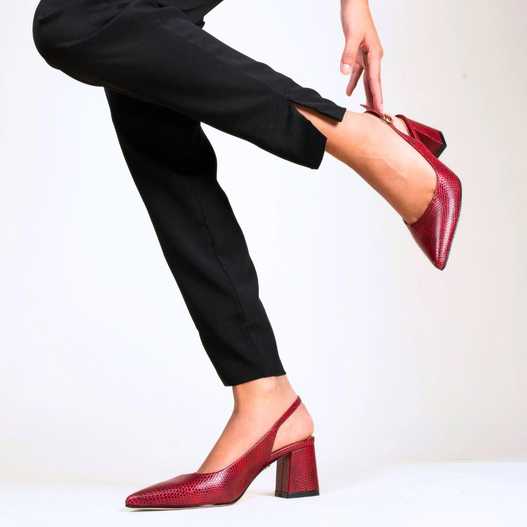 TANIA 50 - Rojo Regina Romero Zapato Zapatilla Tacon Bajo Para Dama En Piel 7 TANIA 50 - Rojo Regina Romero Zapato Zapatilla Tacon Bajo Para Dama En Piel - Imagen 5